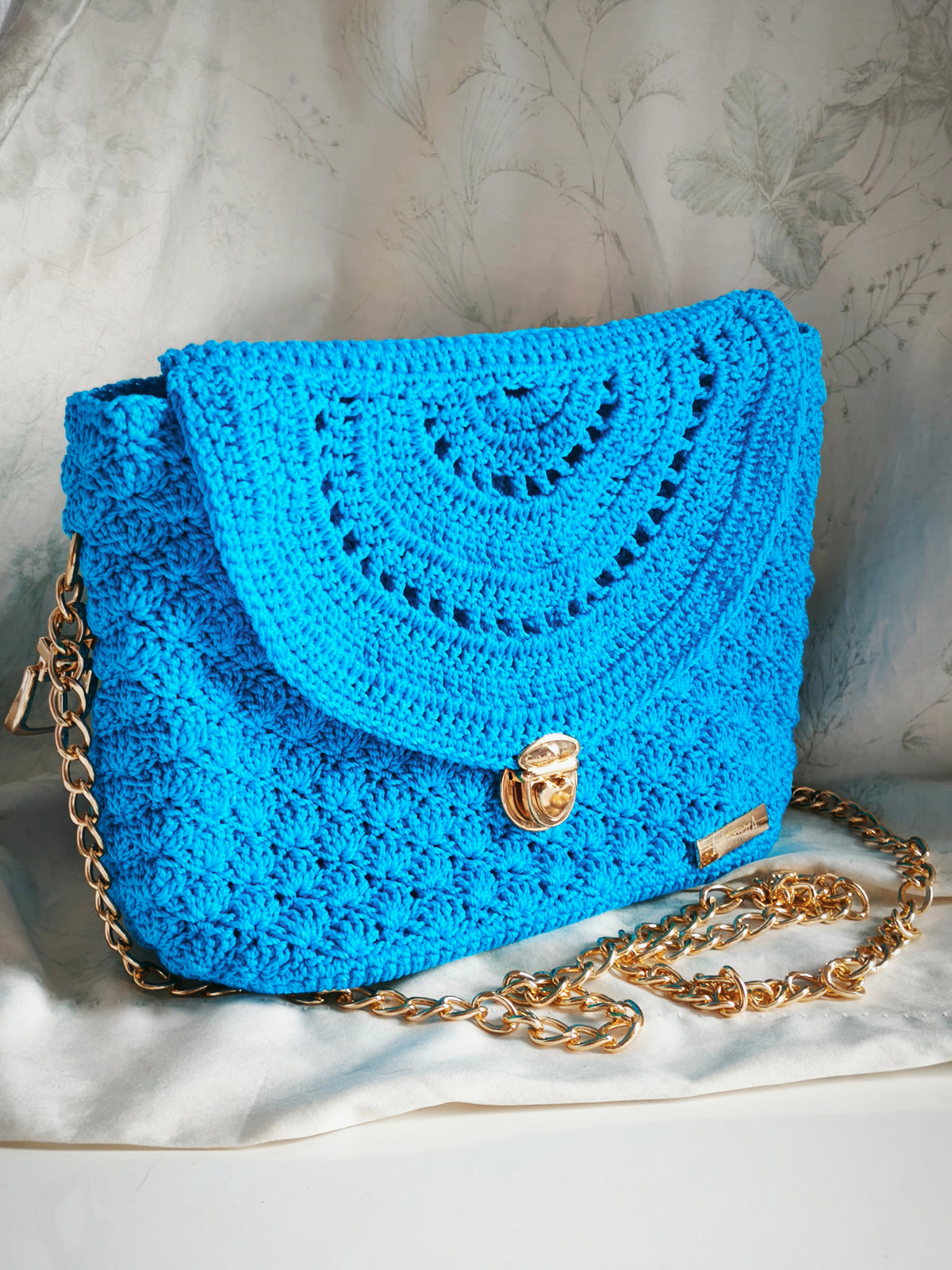 Shell turquoise bag