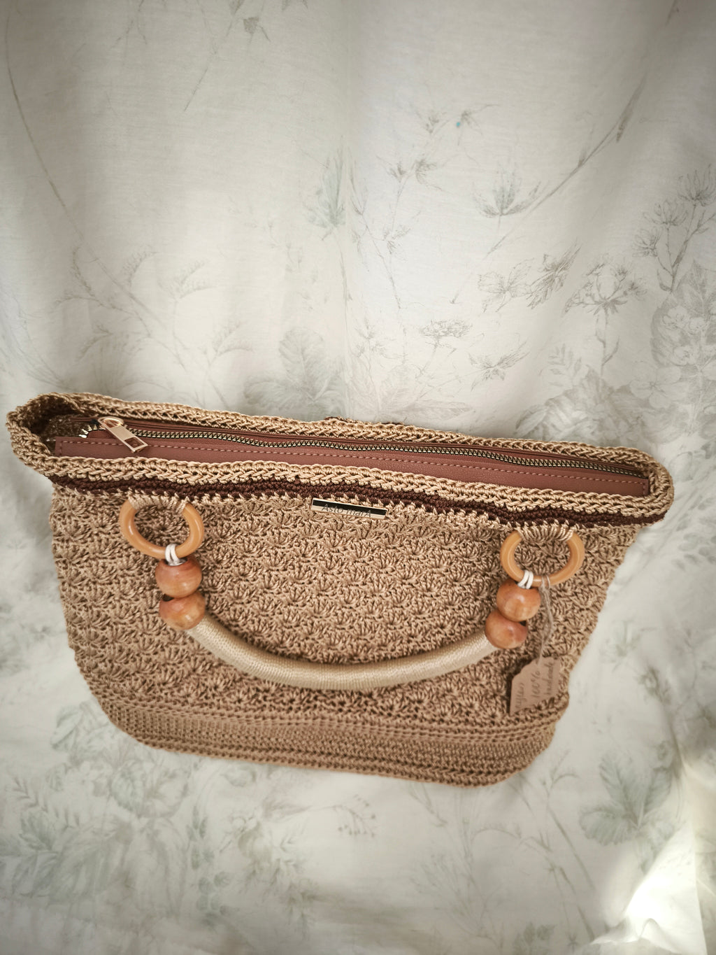 Golden shell crochet handbag