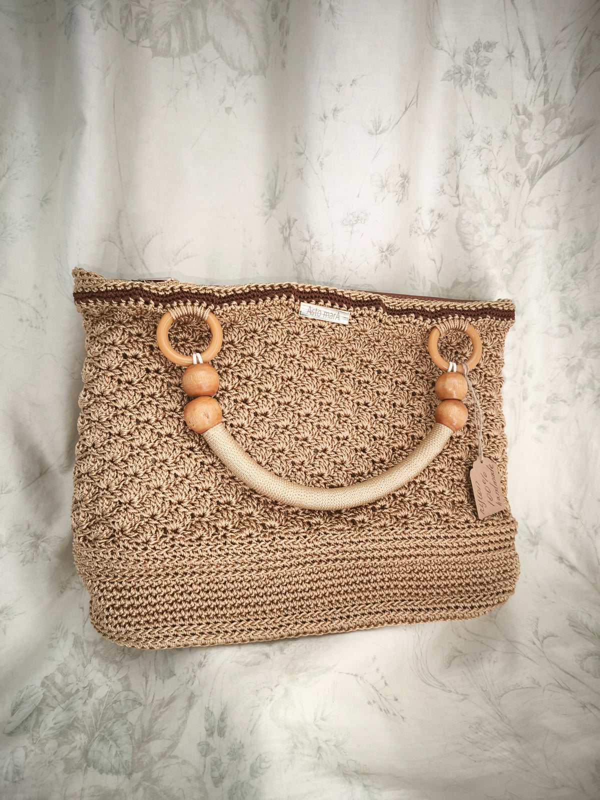 Golden shell crochet handbag