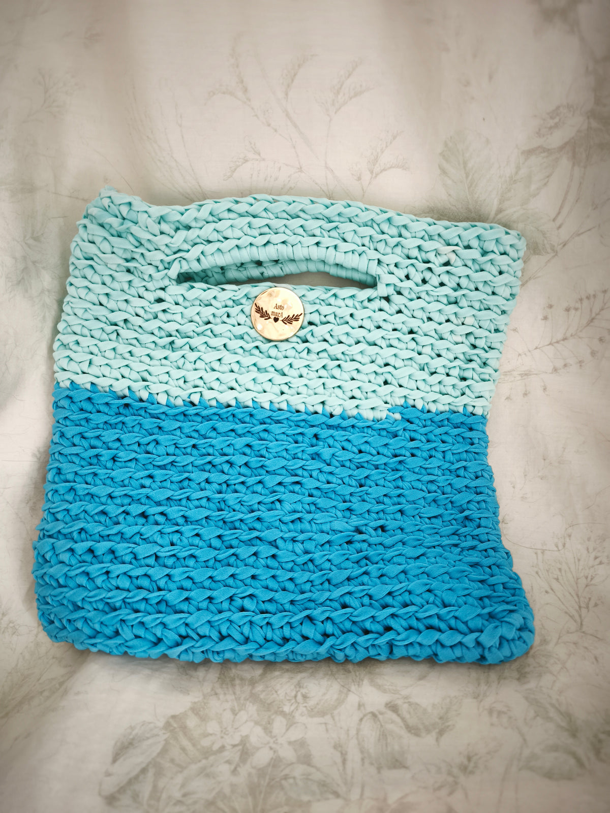 Beach handbag blues'