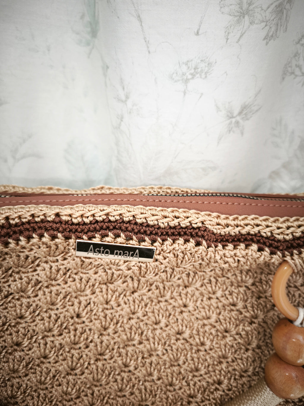Golden shell crochet handbag