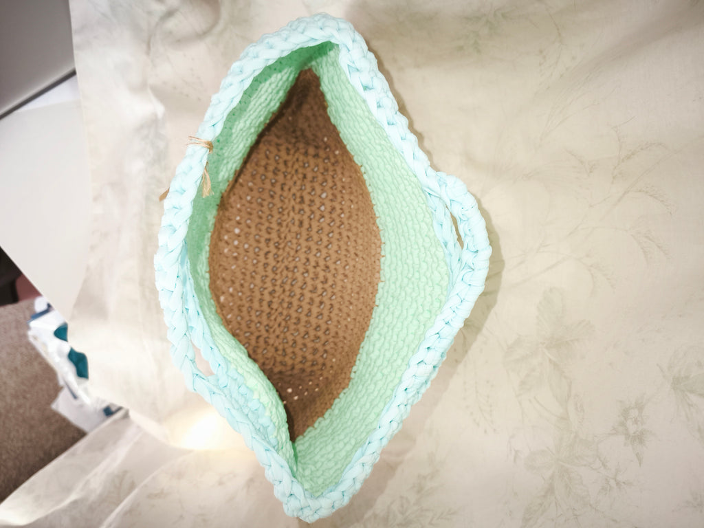Larger beach bag blues'