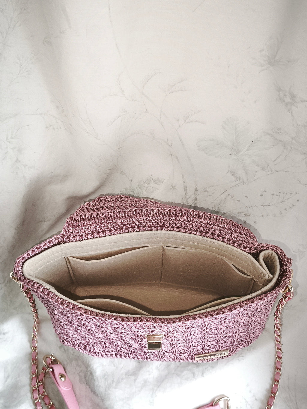 Dusty pink shell bag