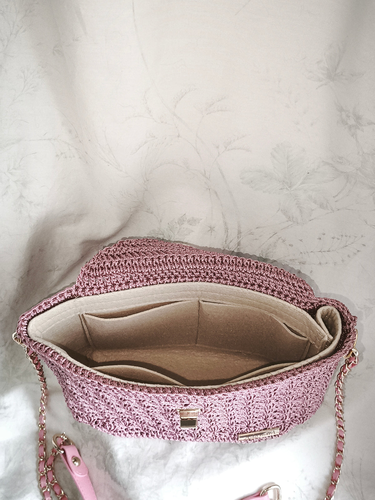 Dusty pink shell bag