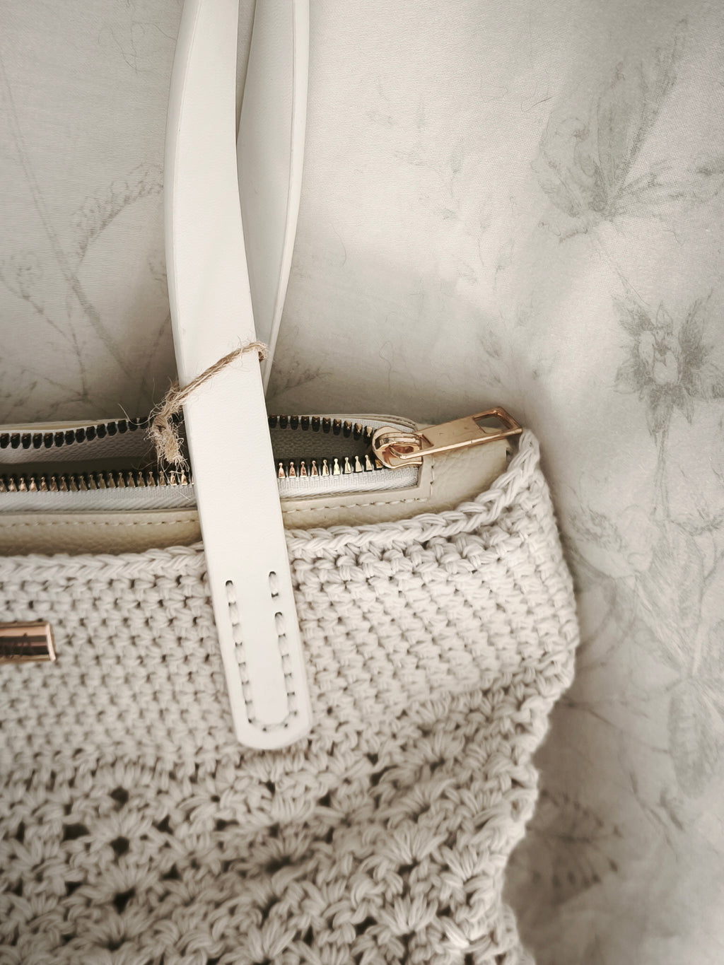 Off white cotton shopper