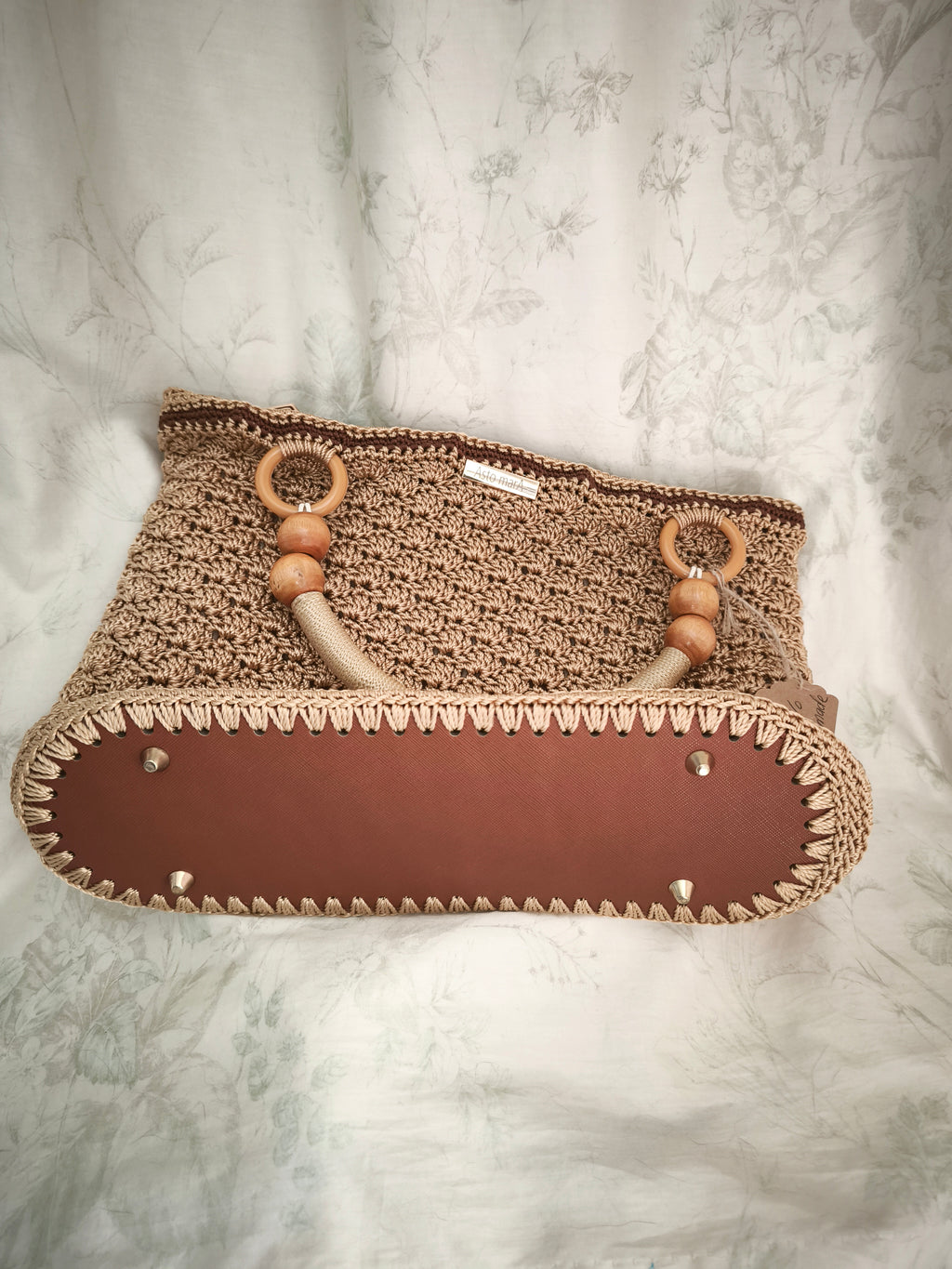 Golden shell crochet handbag