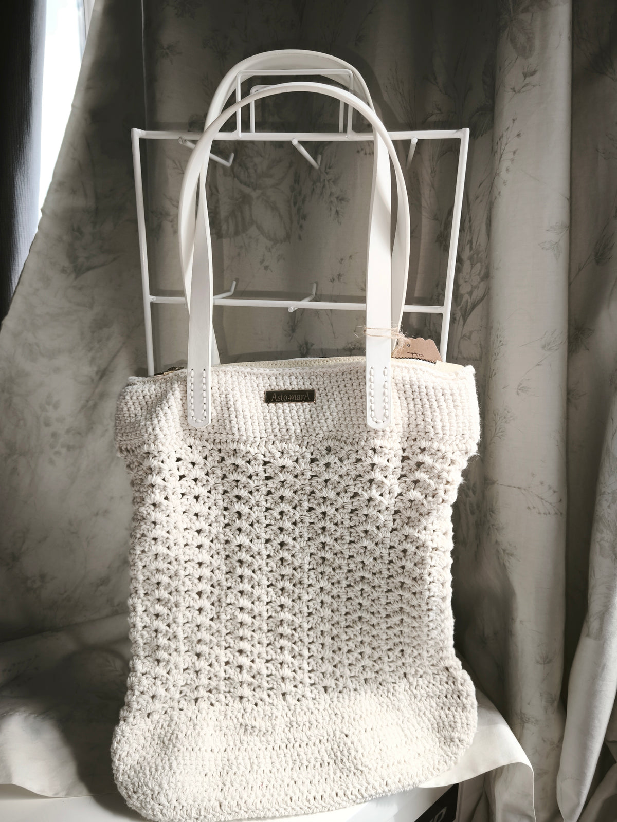 Off white cotton shopper