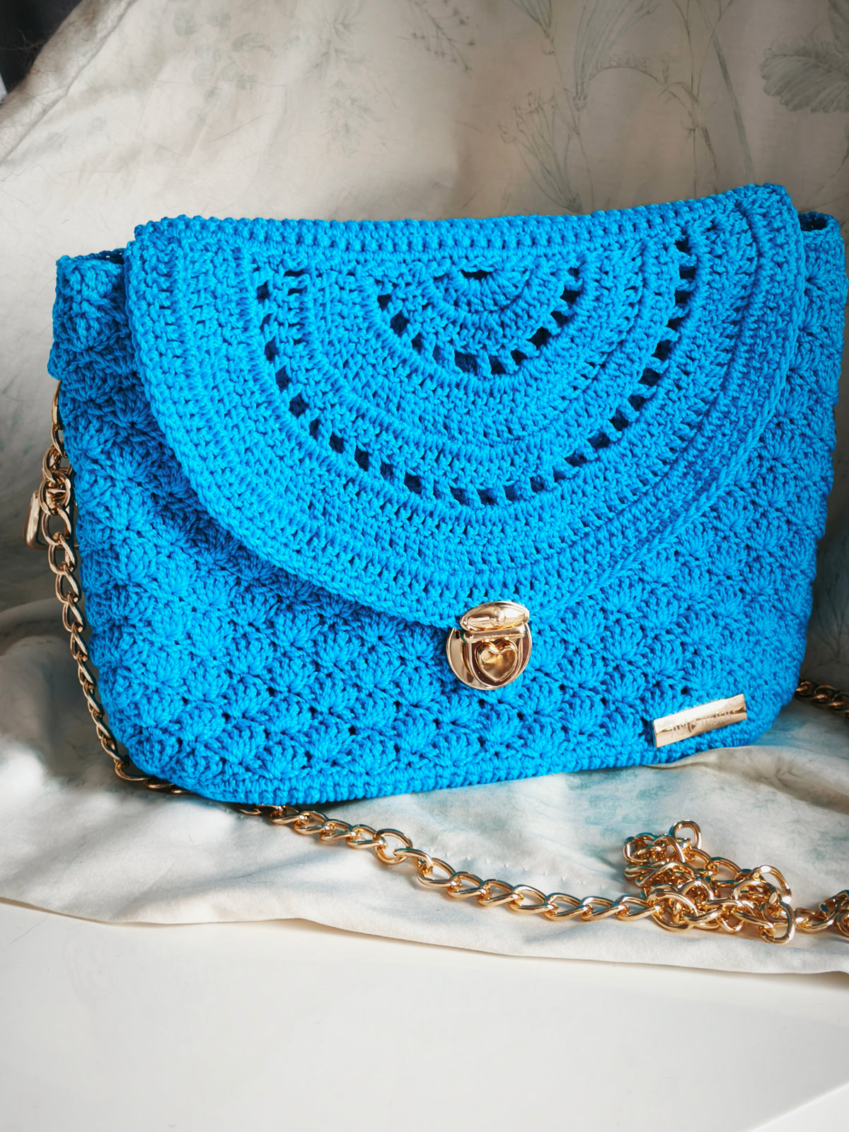 Shell turquoise bag