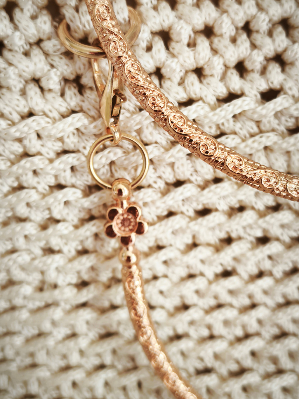 Cream golden handbag clutch