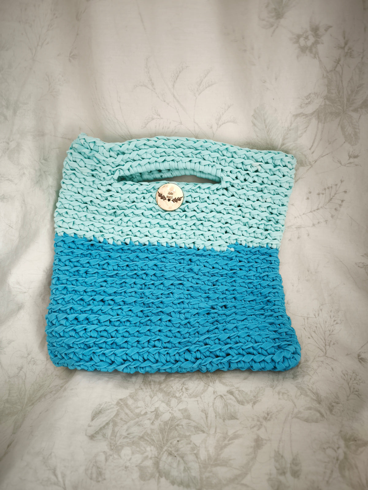 Beach handbag blues'